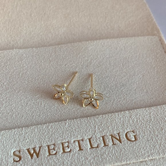 [14K Gold Plated] Flower Stud Earrings - Picture 8 of 9